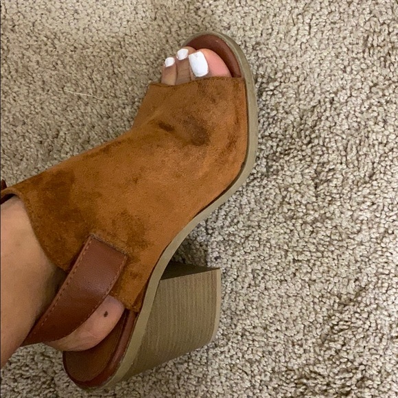 Heels - Picture 1 of 3